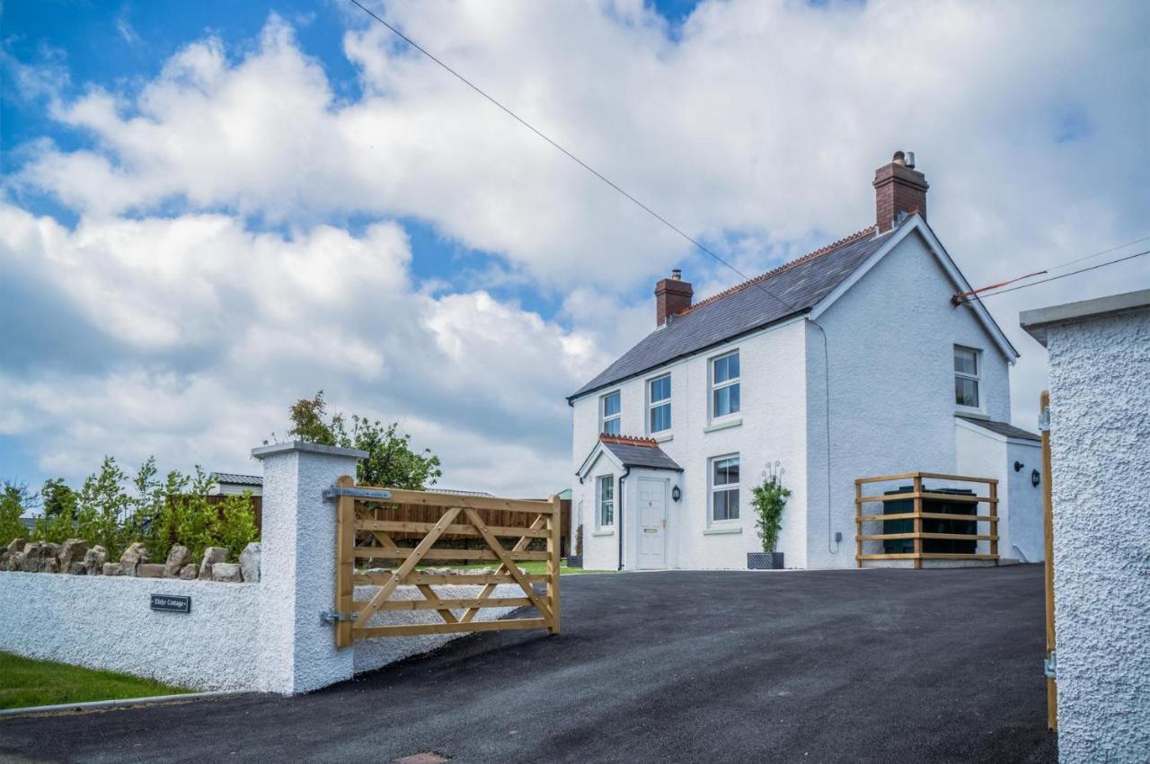 Elidyr Cottage - 3 Bedroom Cottage - アムロス エクステリア 写真